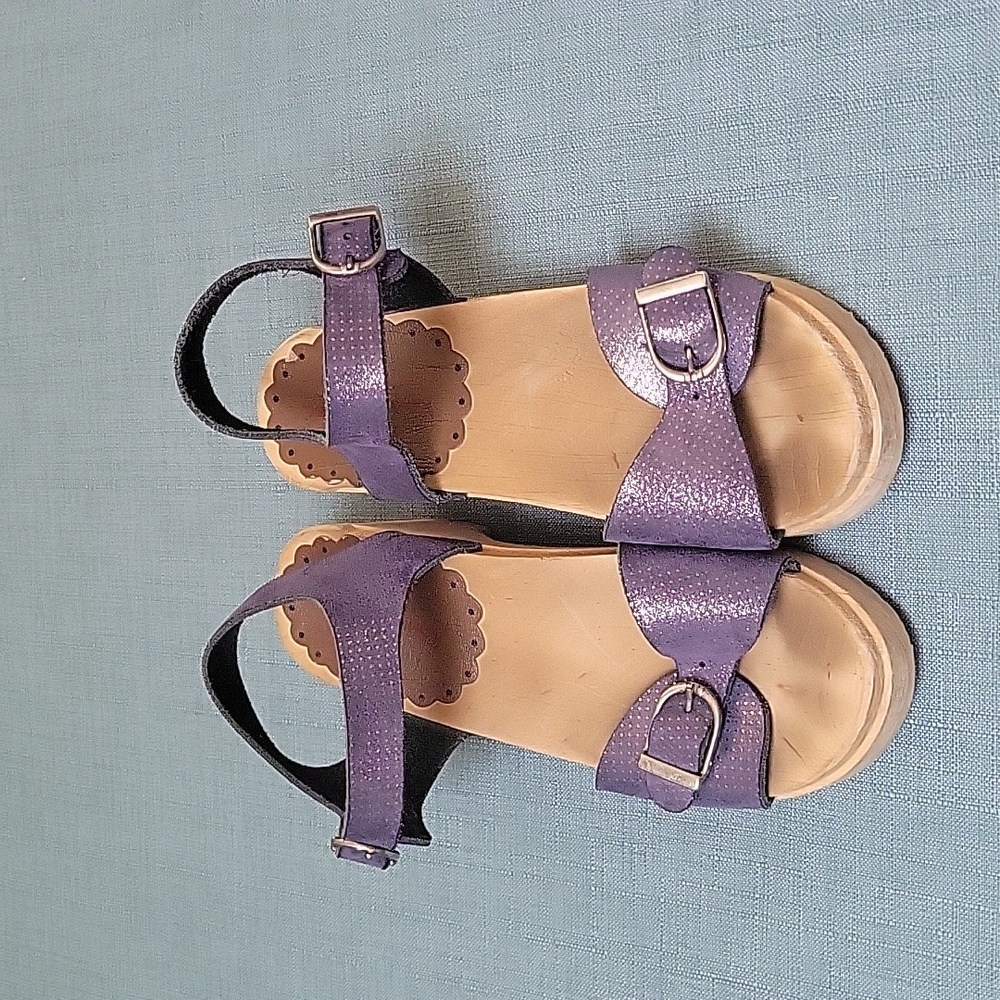 Hanna Andersson clog sandals